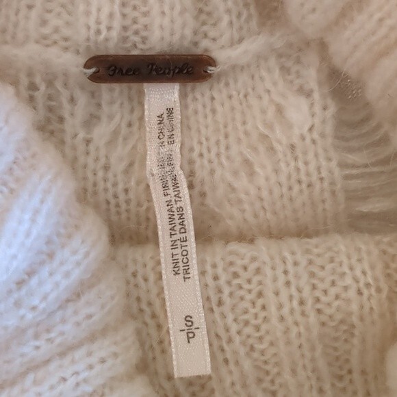 Free People White Sweater SM Grunchy Slouchy Distressed Wool Alpaca Soft - Picture 11 of 13